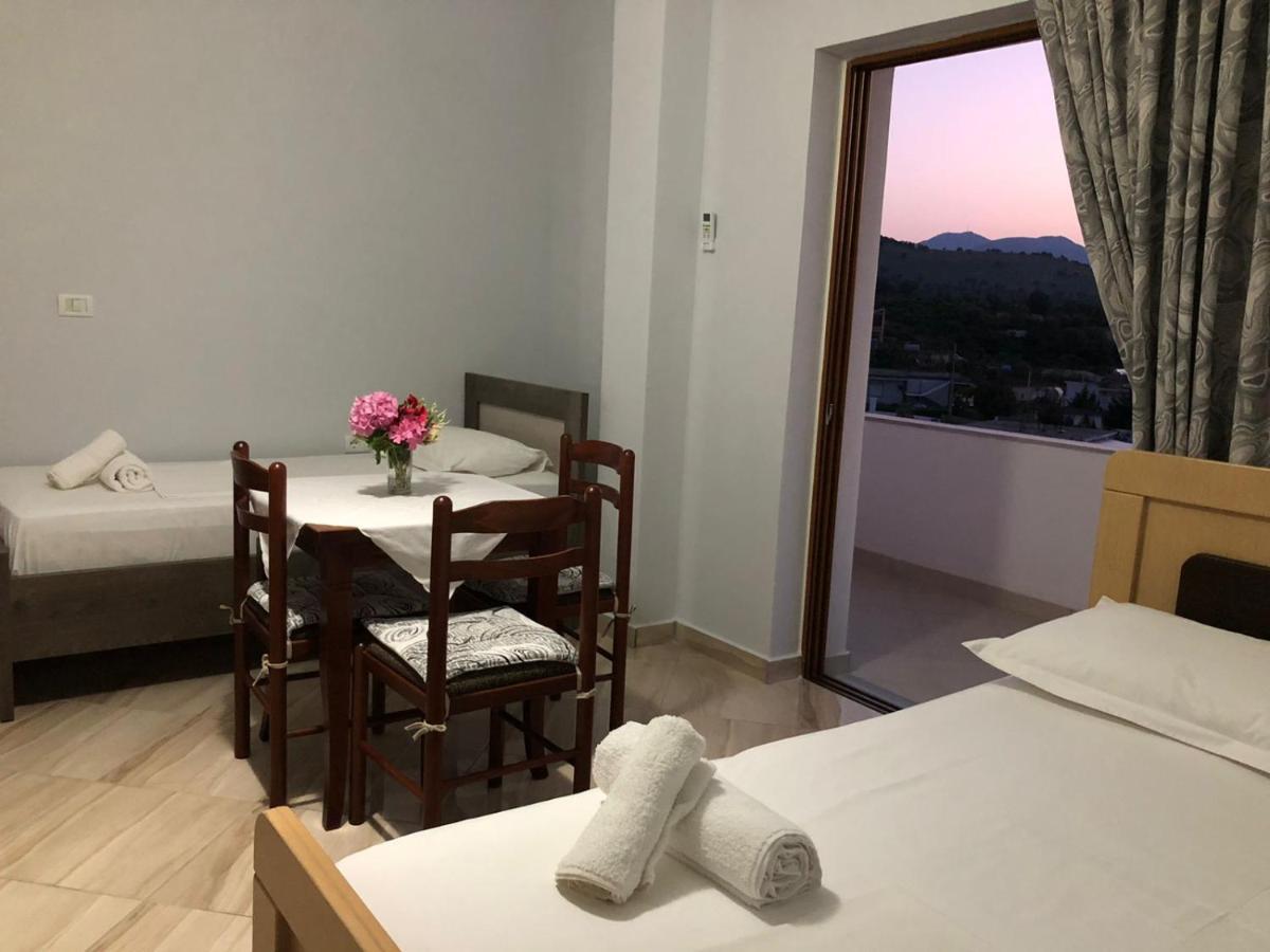 Vila Jeti Εξαμίλιο Εξωτερικό φωτογραφία